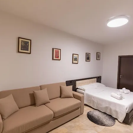 Pirro Hotel Vlorë