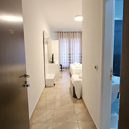 Pirro Hotel 3*