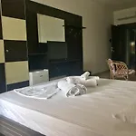 Ξενοδοχείο Pirro 3*