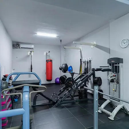 ホテル Pirro Vlorë