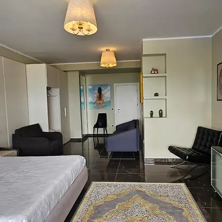 Pirro Hotel 4*